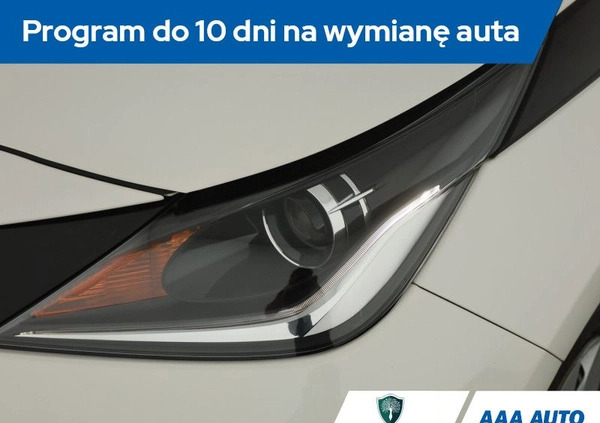 Toyota Aygo cena 37000 przebieg: 61479, rok produkcji 2016 z Skawina małe 211
